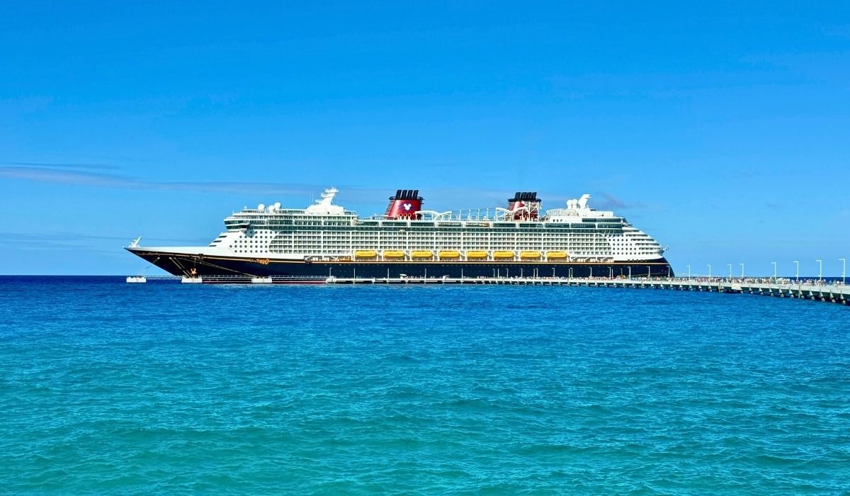 We Took a Disney Fantasy Cruise to Lookout Cay – Here’s Our Day-By-Day Cruise Review