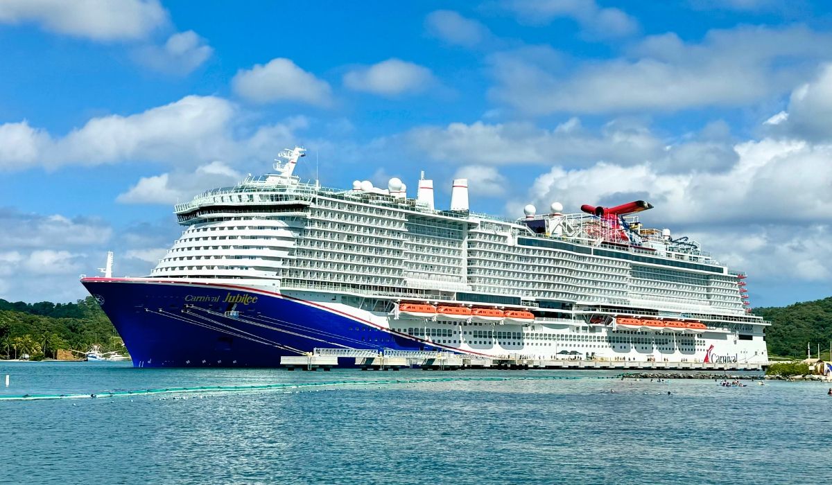 Carnival Cruise Line Announces New Class of Mega Ships, 3 to Be Delivered Through 2033